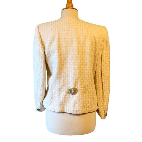Vintage Cream Linen Viscose Blazer with Bone Buttons Made in West Germany - 10 - Picture 6 of 7